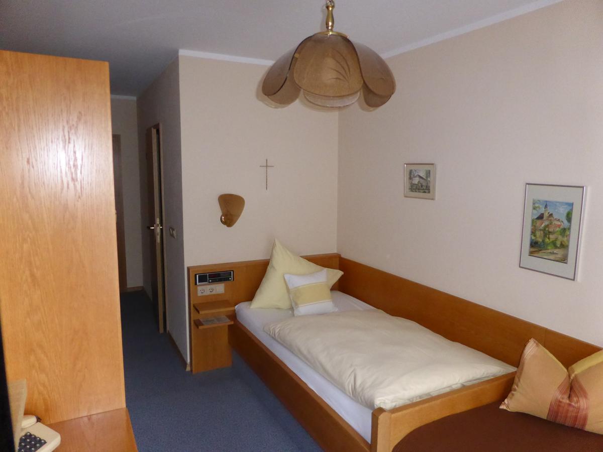 Hotel-Gasthof "Zum Bartl" ズルツバッハ・ローゼンベルク エクステリア 写真